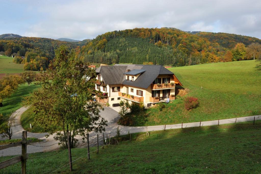 Gasthaus - Gaestehaus Schusterbauer Rein Extérieur photo